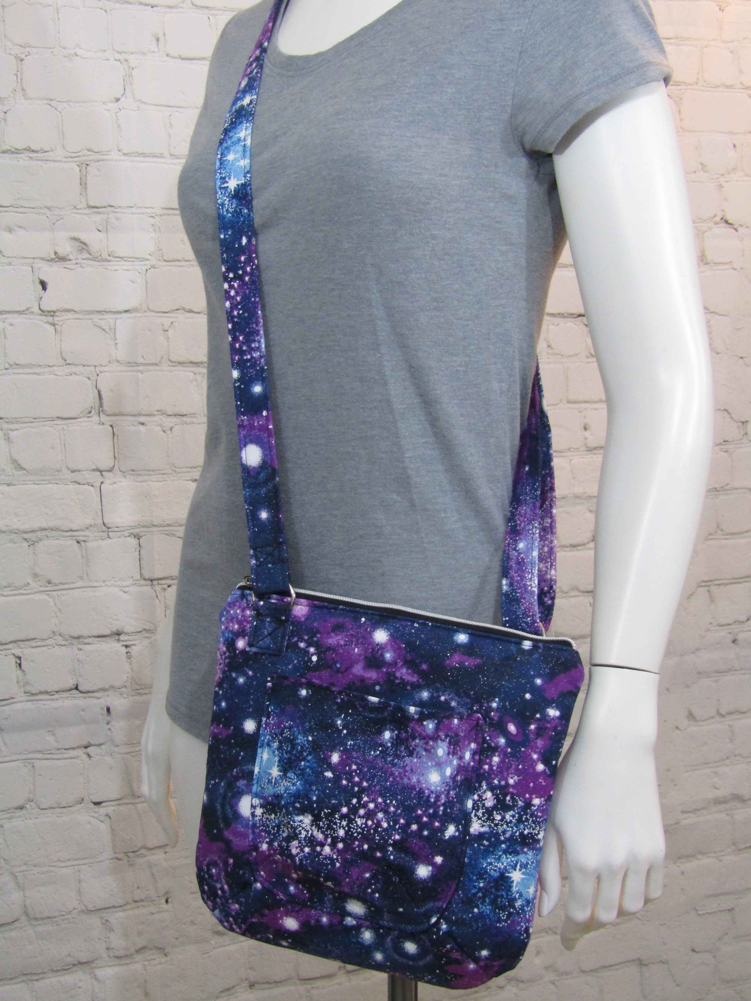 Handbag purse. Galaxy Wars purse. outlet Galaxy wars bag. zipper top purse. Purple purse. Crossbody purse. Zipper pockets. Rainbow purse